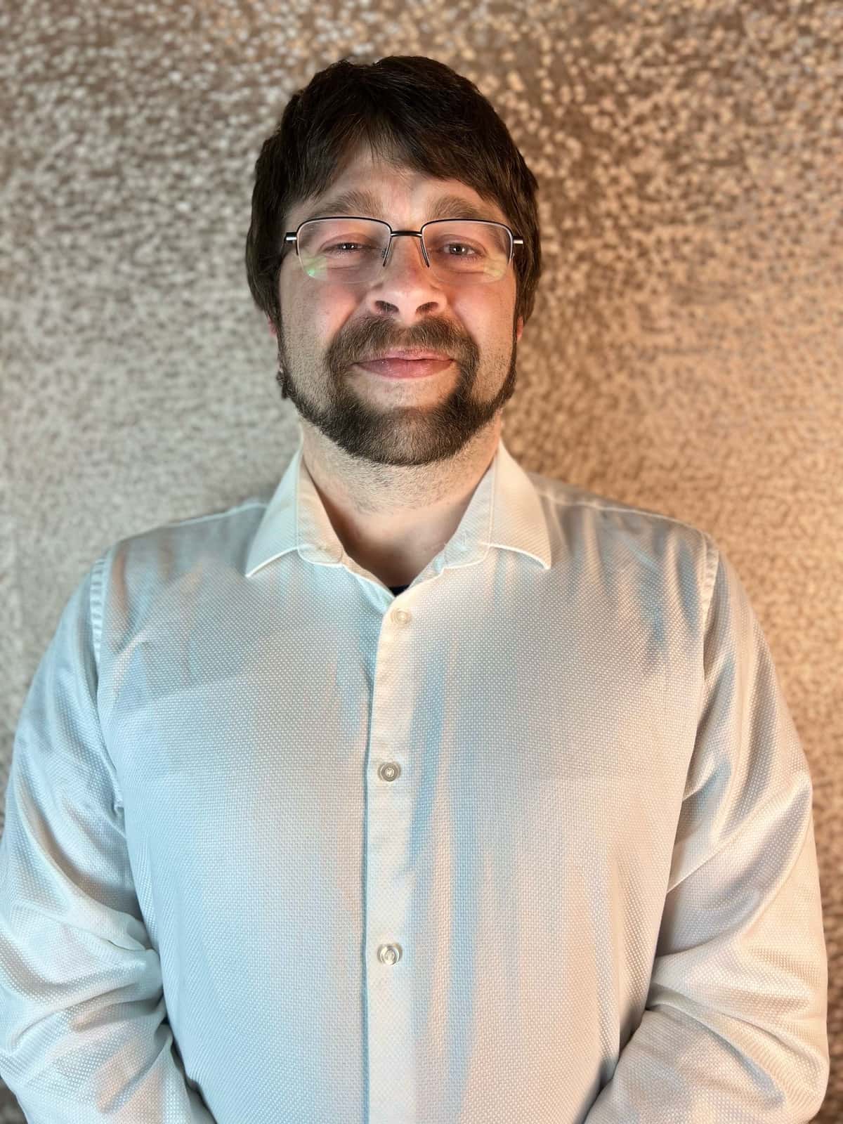 Before selfie - Professional AI headshot 1