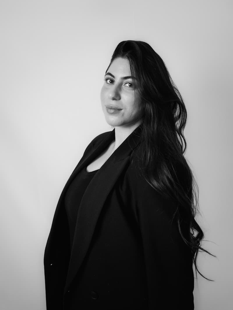 Headshot outfit ideas for women