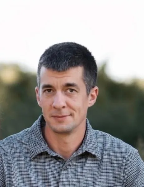 Before selfie - Professional AI headshot 3